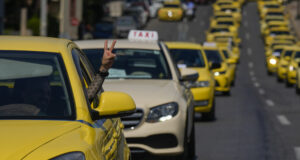 Таксиметровите шофьори в Атина стачкуват днес