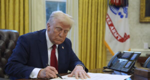 Тръмп заяви, че САЩ скоро може да въведат мита от 25% върху стоките от Мексико и Канада