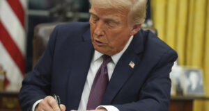 Тръмп заяви, че обмисля въвеждането на мита от 25% върху всички стоки от Мексико и Канада от 1 февруари