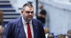 Трябва да работят да има правителство, ако не - да вървим на избори, коментира Делян Пеевски