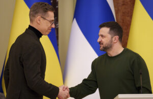 Украинският президент Зеленски обсъди в Швейцария нови помощи за Киев с финландския си колега Стуб