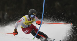 Алберт Попов зае 18-о място в първия манш на слалома на Световното първенство по ски алпийски дисциплини, Калин Златков не завърши