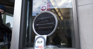 Американски съдия разпореди да се преустанови плана 2200 служители на Агенцията за международно развитие на САЩ да излязат в отпуск