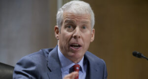 Американският Сенат одобри номинирания от Доналд Тръмп за министър на енергетиката на САЩ Крис Райт