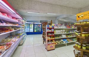 Бойкот на хранителните магазини, в отговор хипермаркетите свалят цени наполовина супермаркет