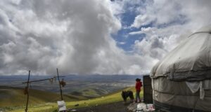 В Киргизстан избухна скандал около руска модна марка, обвинена в присвояване на киргизкото културно наследство