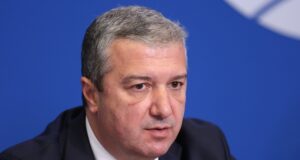 Важно е да се регламентират надценките при храните, защото се получава изкривяване на пазара, заяви Драгомир Стойнев