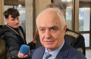 министърът на отбраната Атанас Запрянов