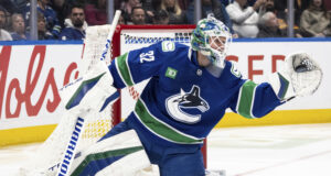 Вратарят Кевин Ланкинен подписа нов договор с Ванкувър Канъкс