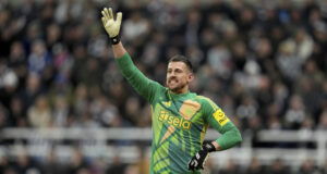 Вратарят Мартин Дубравка удължи договора си с английския Нюкасъл