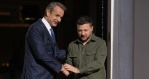 Гръцкият премиер Мицотакис проведе телефонен разговор с украинския президент Зеленски