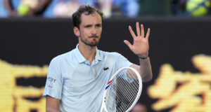 Даниил Медведев победи Стан Вавринка и продължава във втория кръг на турнира по тенис в Ротердам