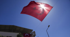 Делегация на турската опозиционна партия ДЕМ се срещна с кюрдски лидер в Ирак като част от усилията на ПКК за мир