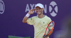 Диего Шварцман бе изпратен на крака от публиката в Буенос Айрес след последния мач в професионалната си кариера