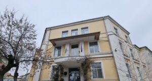 Езиковата гимназия в Ловеч днес отбелязва 75 години от създаването си