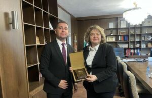 Здравеопазването, туризмът и образованието обсъдиха на среща председателят на парламента Наталия Киселова и кметът на Самоков Ангел Джоргов