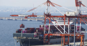 Износът и вносът на Япония нарастват през януари на фона на опасенията от нови мита