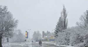 Има заледени участъци по основните пътни артерии в област Добрич, всички машини на Областното пътно управление са на терен и опесъчават