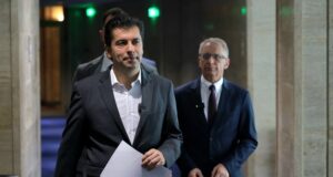 Историческата роля на премиера Желязков е да вкара бюджет с 3% дефицит и да изиска конвергентния доклад, смята Кирил Петков