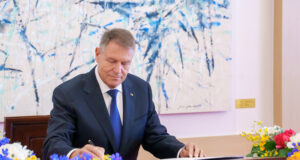 Клаус Йоханис публикува равносметка от 1500 страници за двата си мандата като президент на Румъния