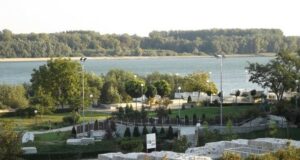 Кметовете на Тутракан и румънския град Олтеница подписват официални документи за фериботна връзка между двата града