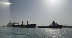 Към Суецкия канал са пренасочени 47 кораба от началото на февруари