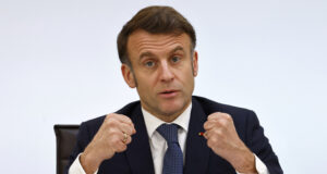 Макрон заяви, че само украинският президент Зеленски може да договори мир за страната си