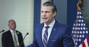 Министърът на отбраната на САЩ посети границата с Мексико