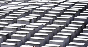 Мъж беше намушкан с нож при Мемориала на Холокоста в Берлин, съобщи полицията