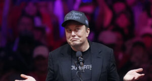 Мъск става първият човек в света, който има над 400 милиарда долара