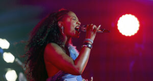 Нигерийската певица Темс надделя над други големи звезди в жанра афробийтс на наградите "Грами"