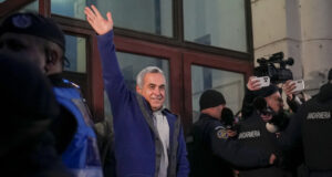 ОБЗОР
                                                                                                Румънската прокуратура опитва да разплете мрежата за финансиране на Калин Джорджеску