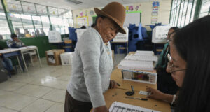 ОБНОВЕНА
                                                                                                Нобоа и Гонсалес ще се борят за президентския пост в Еквадор след оспорван първи тур на изборите