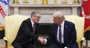 ОБНОВЕНА Стармър посвети разговора с Тръмп на мира в Украйна, американският президент прие поканата на крал Чарлз за визита във Великобритания