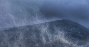 Времето в планините е мъгливо, туристите да спазват определените маршрути, съветват от Планинската спасителна служба на БЧК