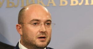 Поклон пред паметта на жертвите на комунистическия режим, написа във Фейсбук министърът на правосъдието Георги Георгиев