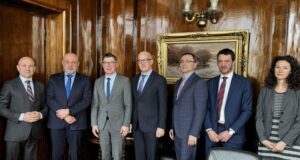 Политическата и икономическа обстановка в България обсъди вицепремиерът Томислав Дончев на среща с мисията на МВФ в България