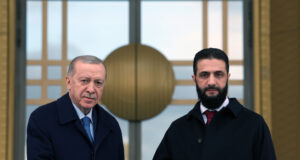 Преглед на турския печат
                                                                                                След 15-годишно прекъсване в Турция за първи път пристигна президент на Сирия, пише в. "Хюриет"