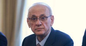 Предвижда се от април лекарите от ТЕЛК да имат достъп до електронните пациентски досиета, каза здравният министър