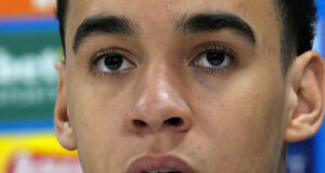 Президентът на Байерн: "Мусиала има всички качества да се превърне в легенда"