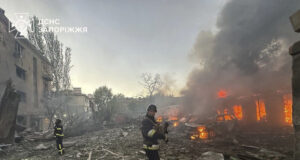 При руска атака с дронове в Запорожка област бе ранен най-малко един човек и бяха нанесени щети на жилищни сгради