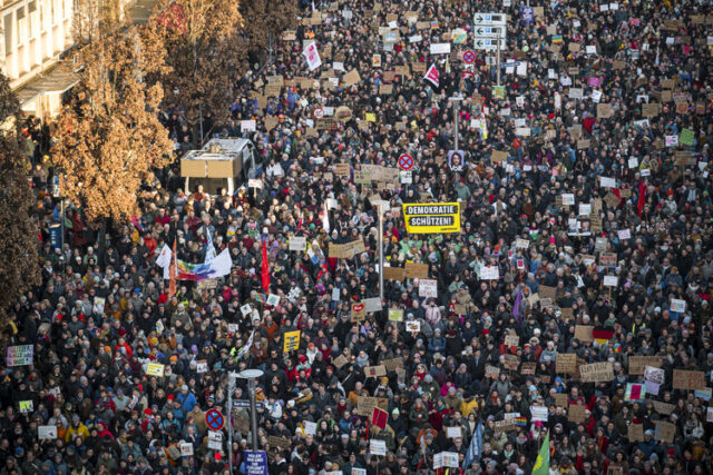 Протест срещу крайната десница в Мюнхен събра близо 200 хиляди души