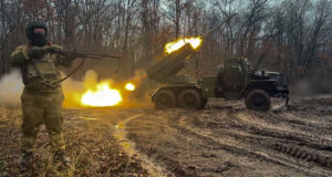 Украинско нападение с дронове предизвика пожар в склад за гориво в руската Тулска област; общо 46 украински дрона са свалени над руски области