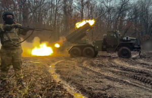 Украинско нападение с дронове предизвика пожар в склад за гориво в руската Тулска област; общо 46 украински дрона са свалени над руски области