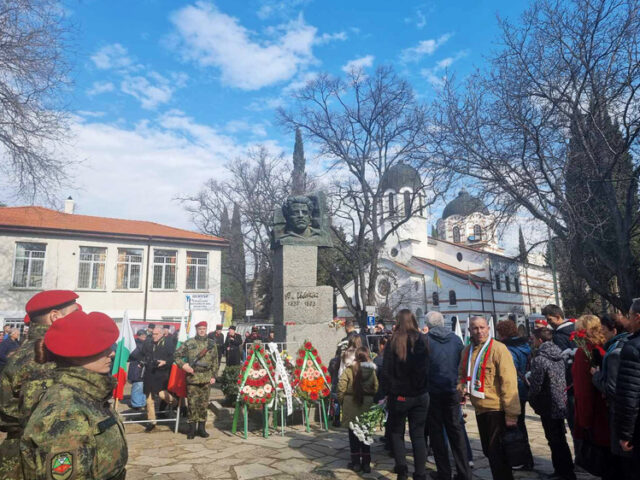 С поднасяне на венци и цветя в Стара Загора ще бъде отбелязана 152-годишнината от гибелта на Васил Левски