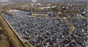 САЩ възнамеряват "около 2 април" да наложат мита върху вноса на автомобили