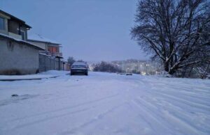 Седем автомобила са закъсали на главния път Русе - Варна поради усложнената пътна обстановка в област Разград