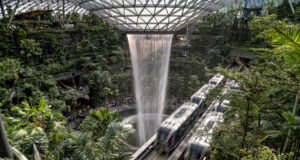 Сингапур инвестира още милиарди долари в модернизацията на летище Чанги