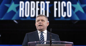 Словашкият премиер Фицо се опита да възстанови парламентарното мнозинство на коалицията си с предложение до президента