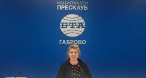 Сп. ЛИК посвети брой на 90-годишнината на БНР
                                                                                                Кореспондентът на БНР в Габрово Велина Махлебашиева: Ние от БНР и БТА сме заедно не само в празниците, но и всеки ден в работата ни
